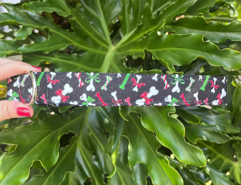 Christmas Dog Bones Collar